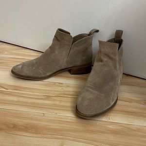Dolce vita size 8 booties